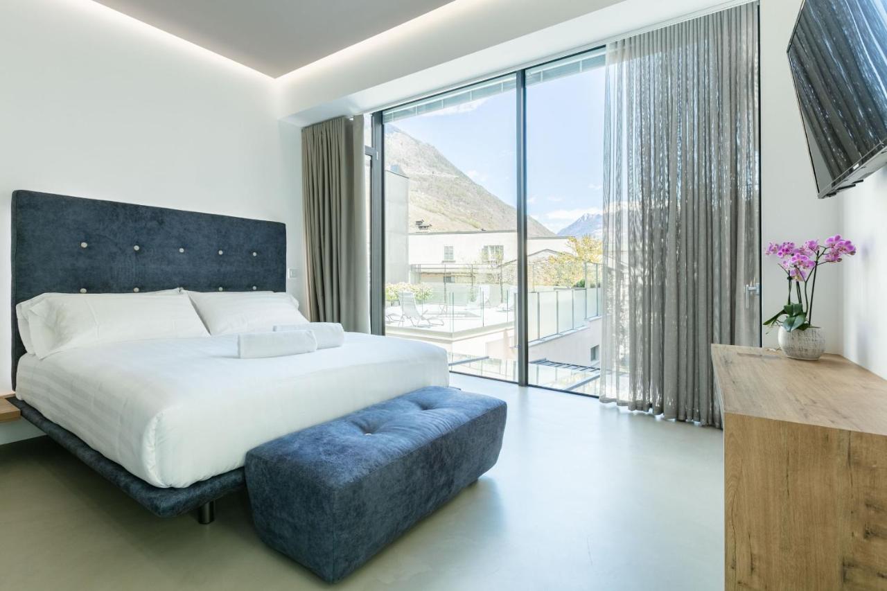 Domus Cavour Rooms&Suites Тирано Экстерьер фото