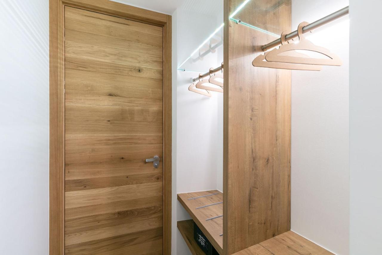 Domus Cavour Rooms&Suites Тирано Экстерьер фото