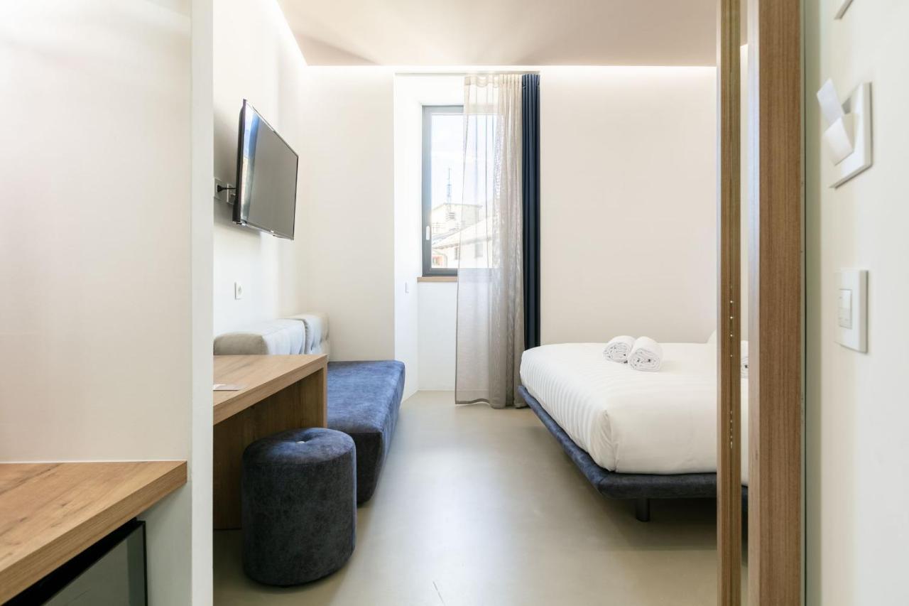 Domus Cavour Rooms&Suites Тирано Номер фото