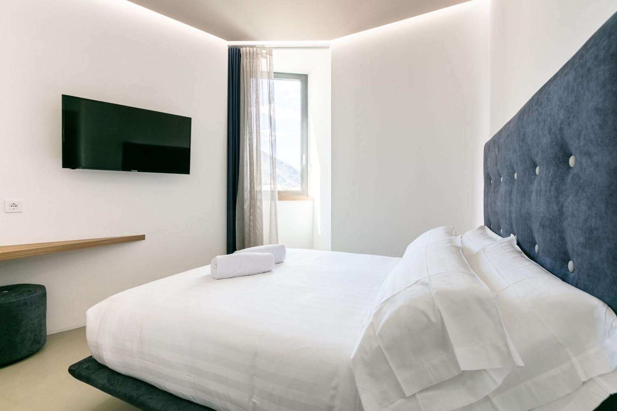 Domus Cavour Rooms&Suites Тирано Номер фото