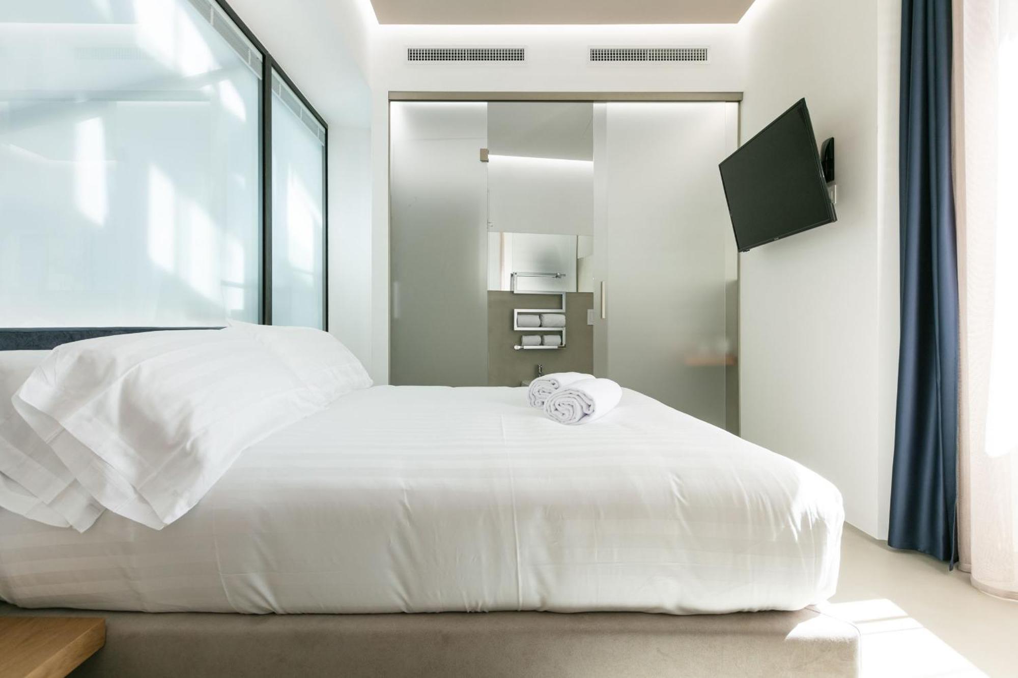 Domus Cavour Rooms&Suites Тирано Номер фото